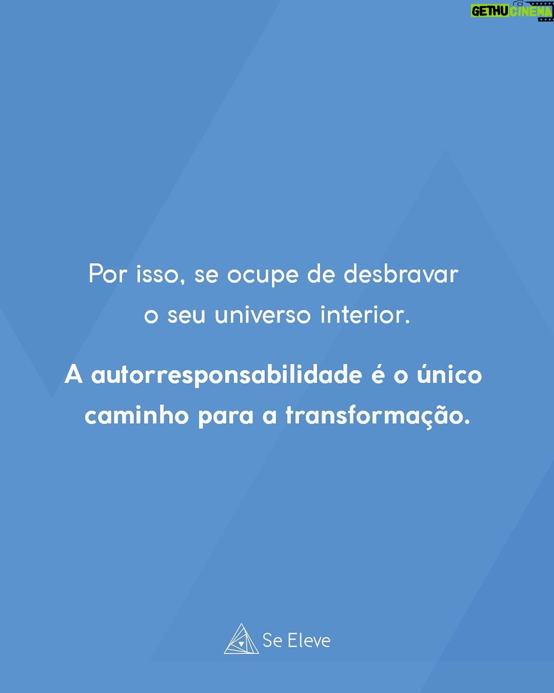 Fernanda Souza Instagram - Para se conhecer, você precisa saber do que você é feito. E, sim, você é feito de energia! ✨ A verdade é que tudo no Universo é composto por uma energia que vibra em diferentes frequências - e isso inclui todos nós. Essa energia pode se manifestar de forma condensada, como no seu corpo físico, que você pode tocar agora; ou de forma livre, em tudo que você não pode ver, não pode tocar, mas pode sentir. Tudo isso compõe o seu corpo energético! E, se tudo é energia, você precisa saber como cuidar melhor da sua! Quer entender mais sobre isso? Venha assistir à nossa série gratuita Autoconhecimento para Iniciantes. Uma série criada com o objetivo de descomplicar o processo de Autoconhecimento e te ajudar a trazê-lo para a sua vida cotidiana de forma simples, leve e prática! Clique no link da Bio e venha com a gente viver essa transformação! 🌀✨