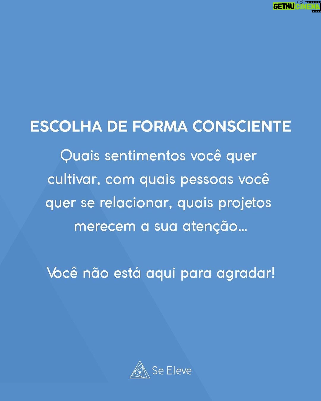 Fernanda Souza Instagram - Para se conhecer, você precisa saber do que você é feito. E, sim, você é feito de energia! ✨ A verdade é que tudo no Universo é composto por uma energia que vibra em diferentes frequências - e isso inclui todos nós. Essa energia pode se manifestar de forma condensada, como no seu corpo físico, que você pode tocar agora; ou de forma livre, em tudo que você não pode ver, não pode tocar, mas pode sentir. Tudo isso compõe o seu corpo energético! E, se tudo é energia, você precisa saber como cuidar melhor da sua! Quer entender mais sobre isso? Venha assistir à nossa série gratuita Autoconhecimento para Iniciantes. Uma série criada com o objetivo de descomplicar o processo de Autoconhecimento e te ajudar a trazê-lo para a sua vida cotidiana de forma simples, leve e prática! Clique no link da Bio e venha com a gente viver essa transformação! 🌀✨
