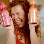 Fernanda Souza Instagram - E se você não se deixasse para amanhã? Com Natura Tododia Manga Rosa e Água de Coco e Acerola e Hibísco, você hidrata sua pele, se refresca com a Água Prebiótica e ainda aproveita aquelas fragrâncias que todo mundo ama. Não é mesmo, @naturabroficial? 🧡