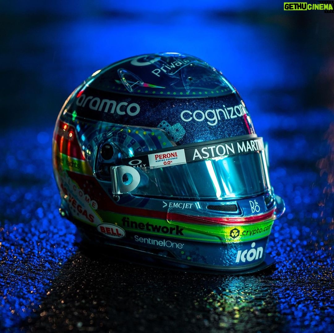 Fernando Alonso Instagram - Magic Vegas 🎲. @bellracinghq @astonmartinf1 #helmet #f1 #lasvegas