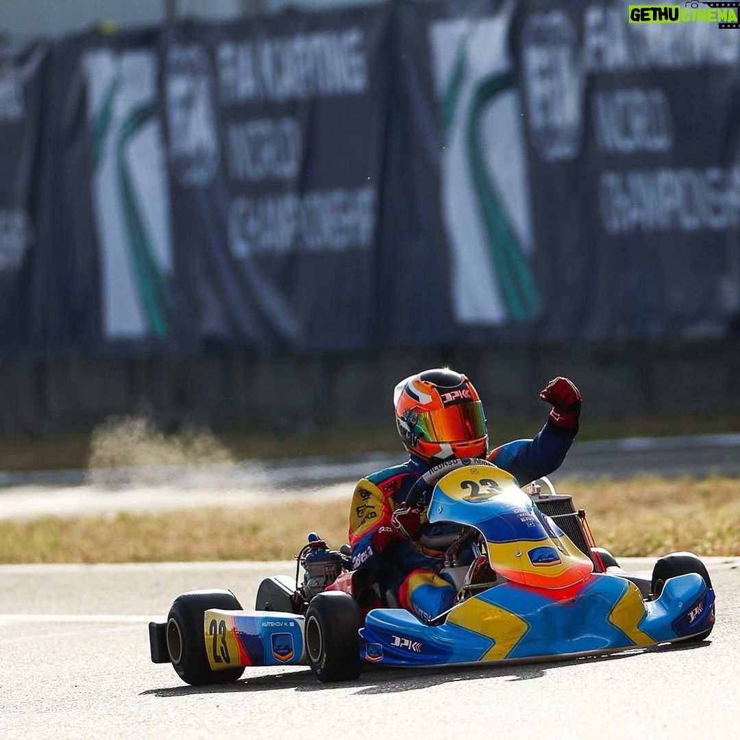 Fernando Alonso Instagram - CAMPEONES DEL MUNDO segundo aΓ±o consecutivo @fa_alonsokart @dpkracing @iametheheartofkart ! Enhorabuena ππβ€οΈ @kutskov.kirill β’ WORLD CHAMPIONS again ! Big congratulations team ππβ€οΈ. #FAkart #worldchampions #karting