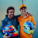 Fernando Alonso Instagram - Swapping helmets with a superstar. And a cool guy 😜💪. Thanks @oscarpiastri #f1 #helmet #champ
