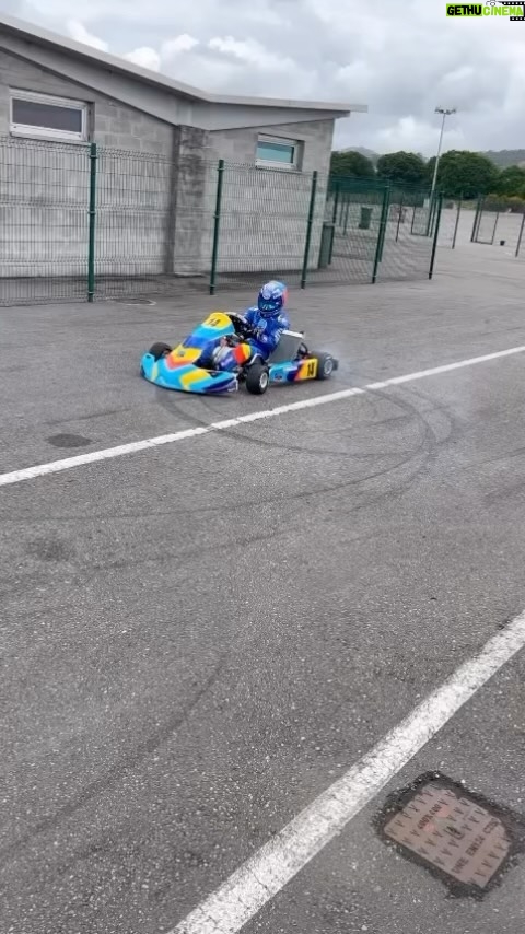 Fernando Alonso Instagram - @circuitomuseofa 🌪️🔥🙋♂️ @fa_alonsokart #summer #f1 #karting