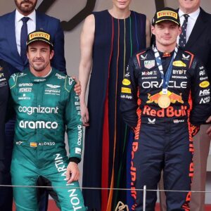 Fernando Alonso Instagram - First half of the 2023 season 📸. Magic. @astonmartinf1 👏🏻 #f1 #astonmartin #2023