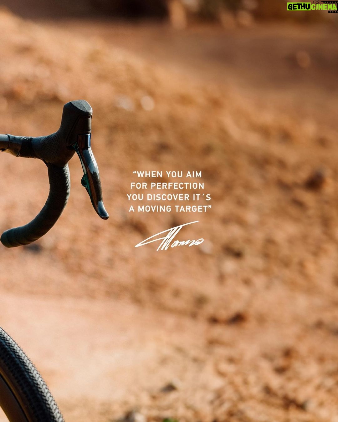 Fernando Alonso Instagram - X-Tour Fernando Alonso Special Edition (Gravel) A bike without bounds where every detail has been carefully crafted to perfection with a dream set-up that we are sure he will push to the limit. Read the full article hitting the link in our bio. Complete set-up by @dtswiss @fsa_gravel @hutchinsoncycling @selle_italia @srammtb @vision_tech_usa Bikepaint @musebikes 📸 @dpdavidponcecom @fernandoalo_oficial #mmr #mmrbikes #xtour #gravelbike