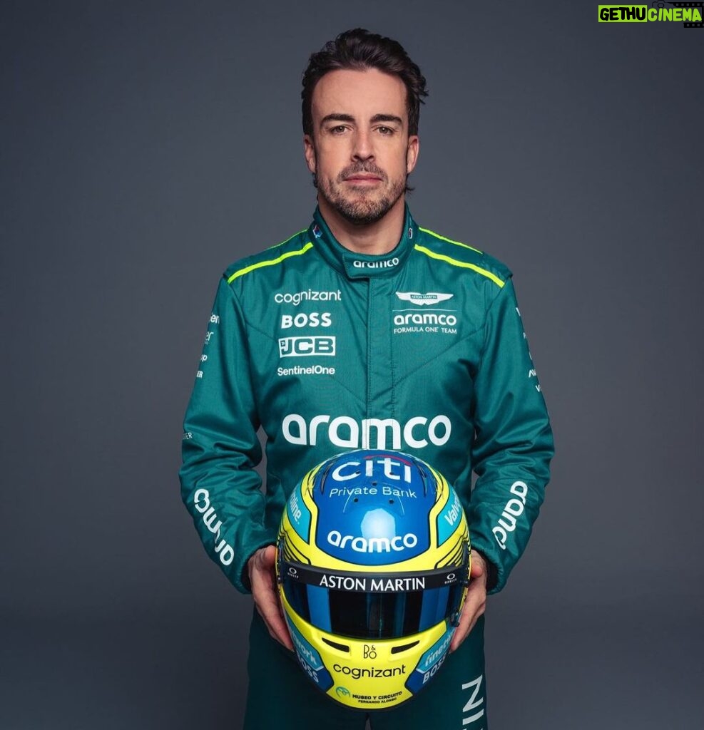 Fernando Alonso Instagram - Ready. @astonmartinf1 #f1 @citiprivatebank