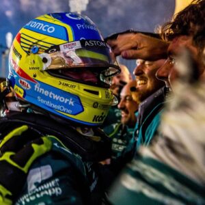 Fernando Alonso Instagram - Gracias 2023. Inolvidable 😘 
@astonmartinf1 @f1