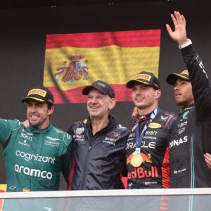 Fernando Alonso Instagram - Gracias 2023. Inolvidable 😘 
@astonmartinf1 @f1