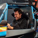 Fernando Alonso Instagram - Sorpresa de las buenas 🙌💙. Añadimos otro “juguete” al Racing workshop en @pastracing_ ! Gracias 🙏 #PASTracing #racing