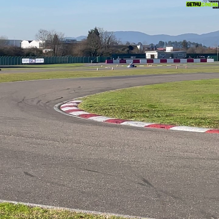 Fernando Alonso Instagram - Día de test en el @circuitomuseofa y récord del circuito. Desde el 2017..😅 que parecía imposible acercarse a los tiempos del campeonato de Europa celebrado aquí, por fin hoy se ha podido bajar. Gracias @dpkracing @fa_alonsokart 💙💛❤️. #karting #dpk #FAkart #iame