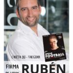 Fernando Torres Instagram - No os perdáis mi libro Speak Football en la @Ferialibromadrid, en la caseta 283. El domingo día 12 lo firmará @Rubenpalomero de @grupo_vaughan (17:00-19:00 h). 📖⚽️🇬🇧 #SpeakFootball
