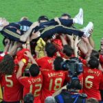 Fernando Torres Instagram - Hoy se cumplen años del éxito de un grupo que empezó una etapa legendaria, demostrando que la victoria se consigue con todos juntos y unidos. Vamos @sefutbol , a por el siguiente reto! #SomosEspaña #EternoLuis Ernst-Happel-Stadion