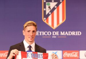 Fernando Torres Instagram - El que elige el Atleti elige sentir. 6 años de nuestro reencuentro... aunque nunca me fui. Feliz año a toda la familia atlética. 

@atleticodemadrid 🔴⚪️🔴