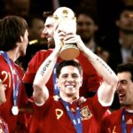 Fernando Torres Instagram - 10 años después... lo volvería a hacer una y mil veces. Feliz Aniversario ⠀ ⠀ 10 years after… I would do it a thousand times. Happy anniversary ⠀ ⠀ @Sefutbol #10AñosDeNuestraEstrella 🇪🇸⭐ ⠀ ⠀ 📸 @jasirvent @pablo_garcia_sacristan Soccer City(fNB Stadium)