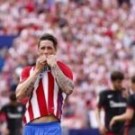 Fernando Torres Instagram - Hace tres años nos despedimos del estadio más bonito del mundo ... imborrable en mi recuerdo cada momento que he vivido como aficionado y jugador . Su ambiente, su color, su esencia ...el Calderón y su magia. Dos goles para decir adiós al teatro donde siempre soñé actuar desde que era un niño. Gracias por tanto querido #vicentecalderon cuánto te echo de menos... #3yearsago Three years ago we say goodbye to the most beautiful stadium in the world ... unforgettable in my memory every moment that I have lived as a fan and player. His atmosphere, his color, his essence ... the Calderón and his magic. Two goals to say goodbye to the theater where I always dreamed acting since I was a child. Thank you so much my dear #vicentecalderon I miss you so much ... # 3yearsago