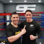 Fernando Torres Instagram - Gran campeón dentro y fuera del ring . Muy grande @maravillabox . Un honor tu visita a nuestra casa @9fitness Nine Fitness