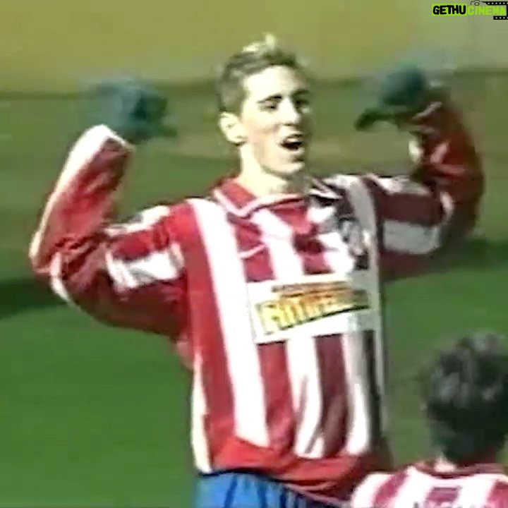 Fernando Torres Instagram - #CulturalLeonesaAtleti #CopaDelRey 🔴⚪⚽ @atleticodemadrid #TorresLegacy #TBTorres Estadio Municipal Reino de León
