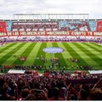 Fernando Torres Instagram - Hace tres años nos despedimos del estadio más bonito del mundo ... imborrable en mi recuerdo cada momento que he vivido como aficionado y jugador . Su ambiente, su color, su esencia ...el Calderón y su magia. Dos goles para decir adiós al teatro donde siempre soñé actuar desde que era un niño. Gracias por tanto querido #vicentecalderon cuánto te echo de menos... #3yearsago Three years ago we say goodbye to the most beautiful stadium in the world ... unforgettable in my memory every moment that I have lived as a fan and player. His atmosphere, his color, his essence ... the Calderón and his magic. Two goals to say goodbye to the theater where I always dreamed acting since I was a child. Thank you so much my dear #vicentecalderon I miss you so much ... # 3yearsago
