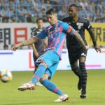 Fernando Torres Instagram – Well done @sagantosu_official for staying one more season in @jleaguejp .
Big effort from everyone including all #Sagantino supporters.
Special congratulations to @hiroyukitaniguchi29 for an amazing career , enjoy your retirement. Tosu, Saga