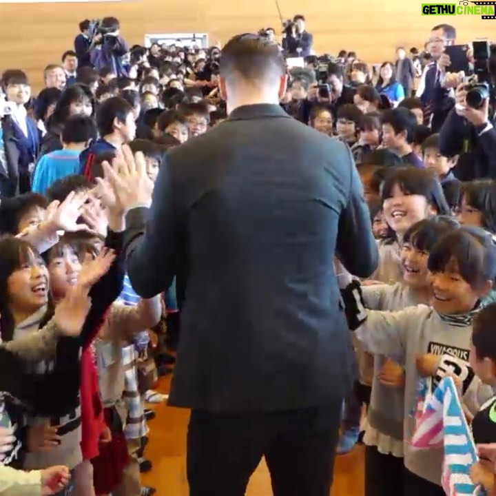 Fernando Torres Instagram - Happy to see again the kids from Ōmachi laughing after the heavy floods / Feliz por ver otra vez la sonrisa de estos niños que sufrieron las inundaciones de Ōmachi Ōmachi, Saga