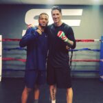 Fernando Torres Instagram - Pasos firmes , concentración , dedicación y aprendiendo a intuir ... Disfrutando del noble arte con el profe @alonsodoteljr 🥊 #Thecave @9fitness Nine Fitness