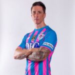 Fernando Torres Instagram - www.f9t.net Enter and you will find many commemorative items for my last game. Entra y encuentra diferentes artículos conmemorativos para mi último partido .