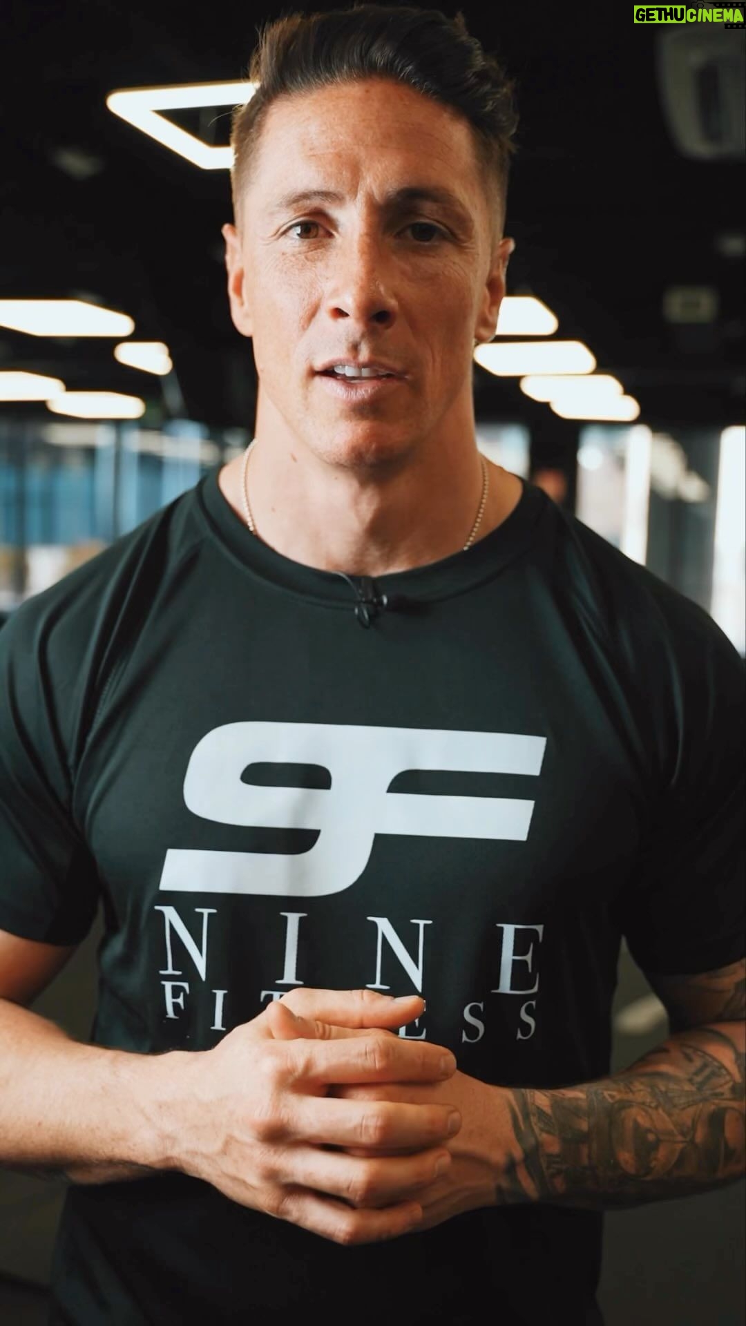 Fernando Torres Instagram - Nuevo año, nuevos retos. Gracias de corazón por todo el apoyo y el cariño que nos habéis brindado durante este 2022. Ahora toca celebrar, saltarse la dieta y enfocarse en los objetivos que te ofrece el nuevo año. Te deseamos, de parte de @fernandotorres y de todo el equipo de Nine Fitness y @space9f un 2023 lleno de emociones, felicidad y salud. ❤️¡Nos vemos pronto en el club!❤️ SPACE by Nine Fitness