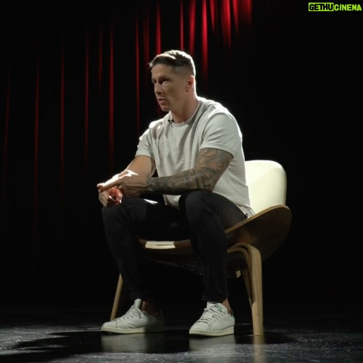 Fernando Torres Instagram - ✍🏻 ¡Regístrate gratis ahora! El lunes 26 empezamos!! Enviaré mi primer vídeo y el primer ejercicio. Tenemos que decirnos la verdad, y también a las personas que más queremos y a las que queremos ayudar. Cuánto valor tiene saber con quién puedes contar, verdad?! 😉 ¡1, 2, 3… equipo! 💪 (No olvides unirte a Telegram para no perderte nada, link en bio) #FT #crecimientopersonal #crecimientoprofesional #Consejos #EntrenamientoGratuito #Esfuerzo #Meta #Disciplina #Equipo #Familia #Compromiso #FernandoTorres #Valores #Objetivos #Camino #LaVida #Publi #Elpartidodetuvida #ElGoldeTuvida #motivación #valor #Disciplina