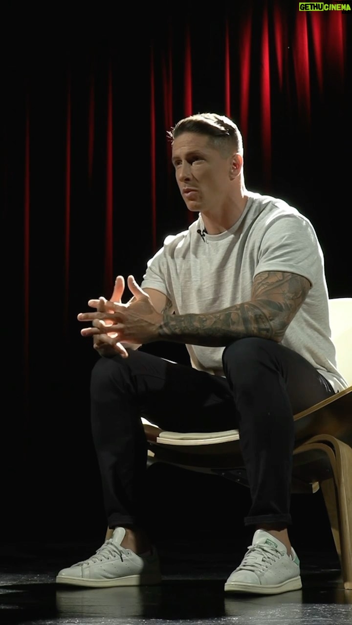 Fernando Torres Instagram - 💯 Cuando estás comprometido al 100% apartas las excusas, te sientes más preparad@ para tomar decisiones importantes, adquieres más confianza y te vuelves más valiente. 💪 La mentalidad es fundamental para afrontar los retos, y es lo que trabajaremos en la primera sesión del entrenamiento gratuito digital, que comienza el próximo lunes 26 de julio. ¿Ya te has registrado? Aún estás a tiempo!! Te leo en Telegram! https://elpartidodetuvida.fernando9torres.com #FT #crecimientopersonal #crecimientoprofesional #Consejos #EntrenamientoGratuito #Esfuerzo #Meta #Disciplina #Equipo #FernandoTorres #Valores #Objetivos #Camino #LaVida #Publi #Elpartidodetuvida #ElGoldeTuvida #motivación #valor #Disciplina