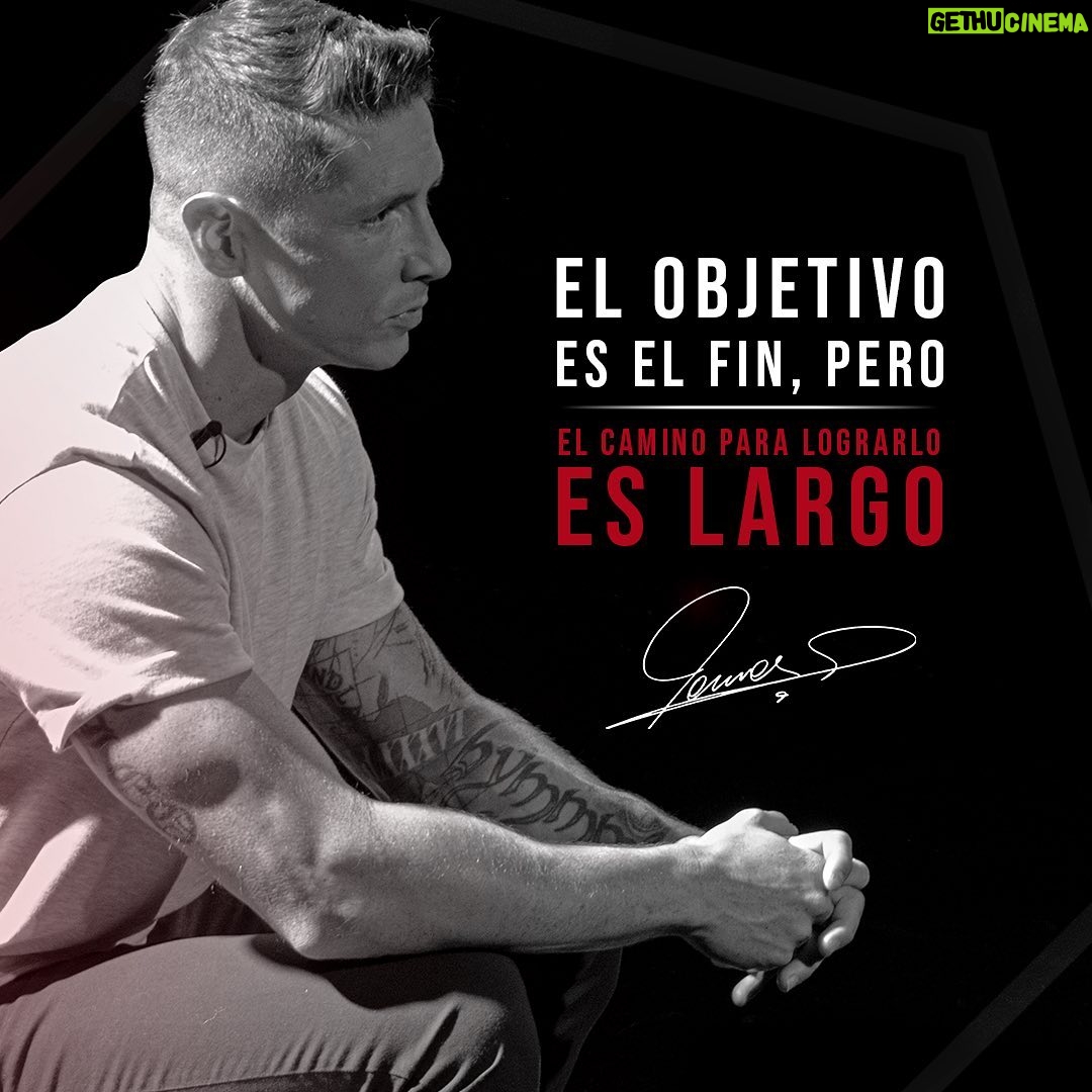 Fernando Torres Instagram - Un camino que no haces tú sol@, y que hay que saber disfrutar mientras lo recorres. Es lo que he aprendido a lo largo de mi carrera y me gustaría enseñártelo. Pronto te diré cómo 😉 #FernandoTorres #elninotorres #FT #valores #consejo #crecimientopersonal #esfuerzo