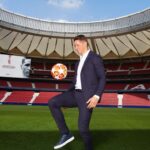 Fernando Torres Instagram - Un placer volver a pisar el Metropolitano para presentar la historia que siempre quise contar. Una historia de Fútbol y Vida. No te la pierdas en Amazon @PrimeVideoES 🇬🇧 It’s a pleasure to be back at the Metropolitano for the presentation of the story I’ve always wanted to tell. A story of Football and Life. Don’t miss it on Amazon @PrimeVideoUK Wanda Metropolitano