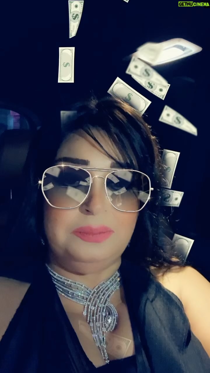 Fifi Abdo - 30.5K Likes - اسكوزمي بقي اي دونت هاف تايم 😂😉