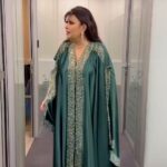 Fifi Abdo Instagram - من كواليس سهرة رأس السنة علي قناة الظفرة … العبايه دي صناعه مصريه من محل رومانتك للعبيات 🤚🏼😘😘😘😘😘
