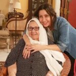 Fifi Abdo Instagram - انا لله وانا اليه راجعون انتقلت الى رحمة الله والدة الفنانة لطيفة الله يرحمها و يجعل مثواها الجنة و يصبرك يا حبيبة قلبي و يصبر الاسرة جميعاً. برجاء الدعاء لها بالرحمة والمغفرة