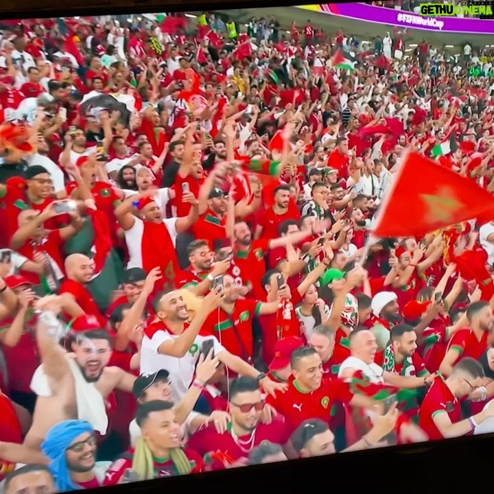 Fifi Abdo Instagram - الف مليوووون مبرووك للمغرب شرفتونا و شرفتوا العالم العربي كله ما شاء الله عليكم بحبكم 🇲🇦❤️👏🏼 خمسة مووواه #المغرب #كاس_العالم #morocco #maroc