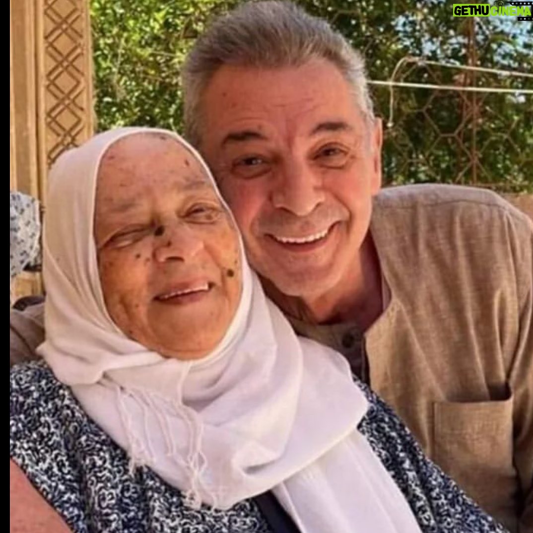 Fifi Abdo Instagram - انا لله و انا إليه راجعون والدة الفنان والأخ محمود حميدة في ذمة الله ربنا يصبرك ويصبر الأسرة كلها برجاء الدعاء لها بالرحمة و المغفرة