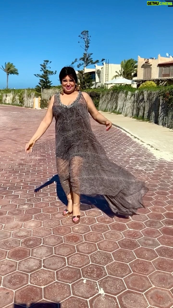 Fifi Abdo Instagram - مساء الفل من الساحل الشمالي ❤️ اغنية حب مين لمصطفي حجاج دي بجد اغنية حلوة عجباني جداً 😍