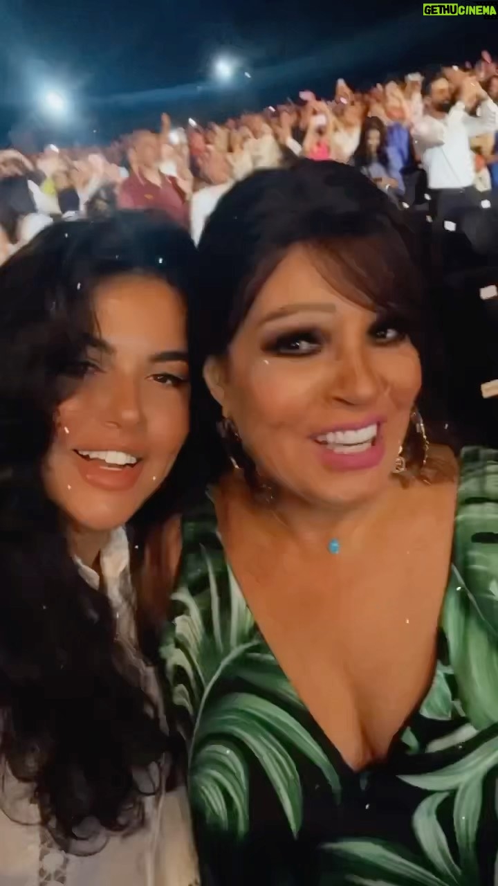 Fifi Abdo Instagram - من حفلة كاظم الساهر في الساحل الشمالي في مصر كنت هايل كالعادة استمتعنا جداً كنت بتغني بمزاج اوي بحبك و بحب شعب العراق ❤️❤️❤️❤️❤️