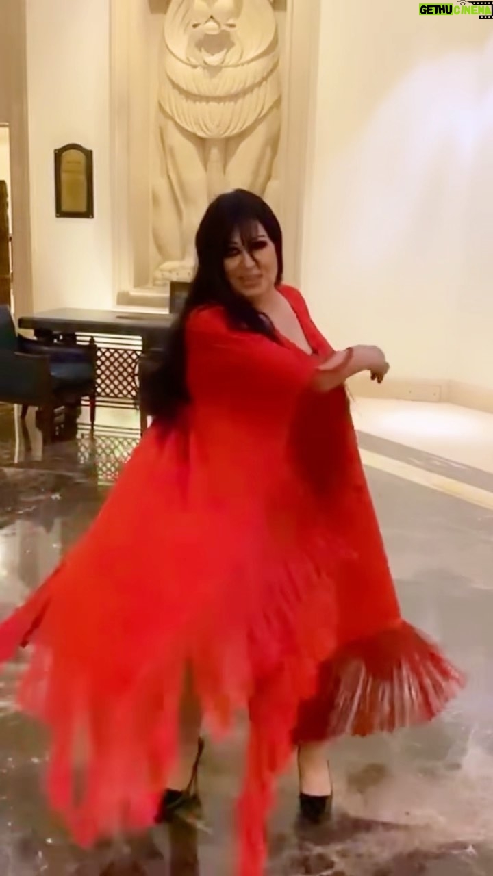Fifi Abdo Instagram - فستاني ده من @mai_radwan_mytass عجبني جداً ناعم و بسيط و اي واحدة هتلبسه هترتاح فيه ❤️❤️❤️❤️❤️
