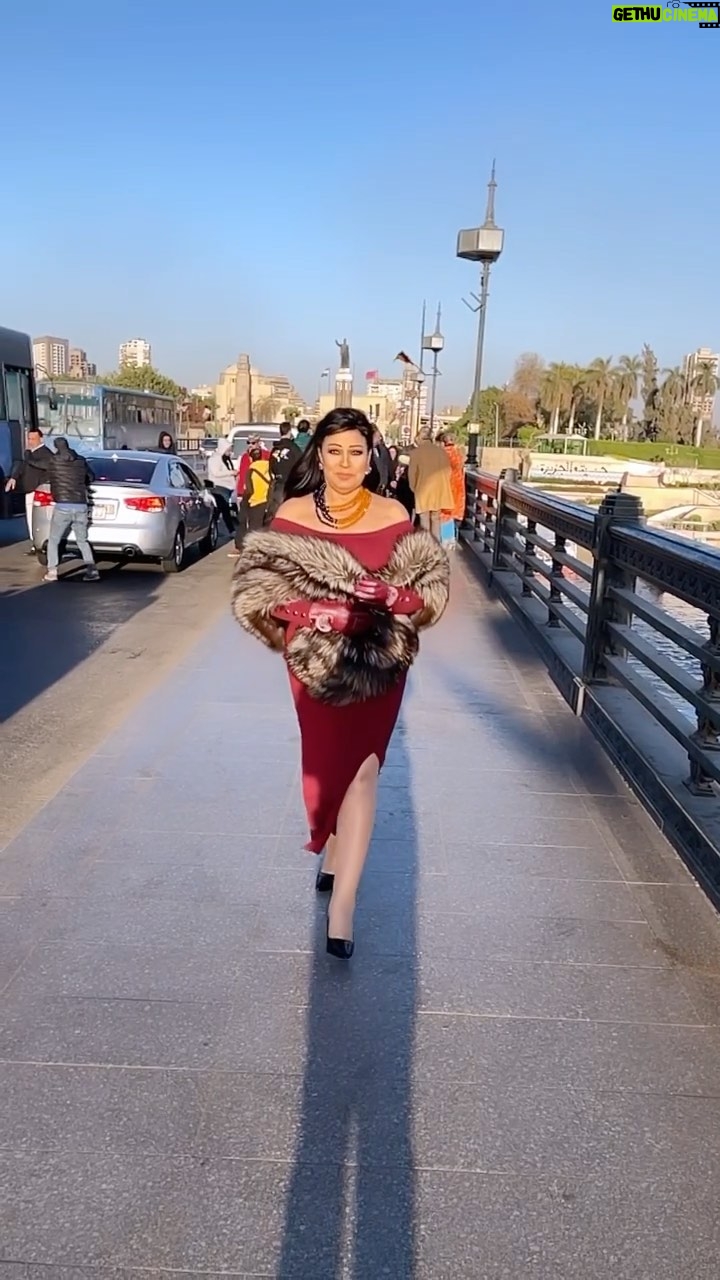 Fifi Abdo - 41.7K Likes - ده اخر مشهد عملته في مسلسل شغل في العالي في رمضان على كوبري قصر النيل