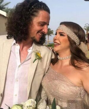 Fifi Abdo Instagram - الف مبروك للعروسين حبيبة قلبي الفنانة دنيا عبد العزيز و العريس مصطفي كامل ربنا يسعدكم و يوفقكم و عقبال كل البنات و الشباب ❤️❤️❤️❤️❤️