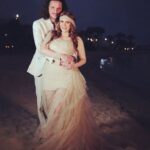 Fifi Abdo Instagram - الف مبروك للعروسين حبيبة قلبي الفنانة دنيا عبد العزيز و العريس مصطفي كامل ربنا يسعدكم و يوفقكم و عقبال كل البنات و الشباب ❤️❤️❤️❤️❤️