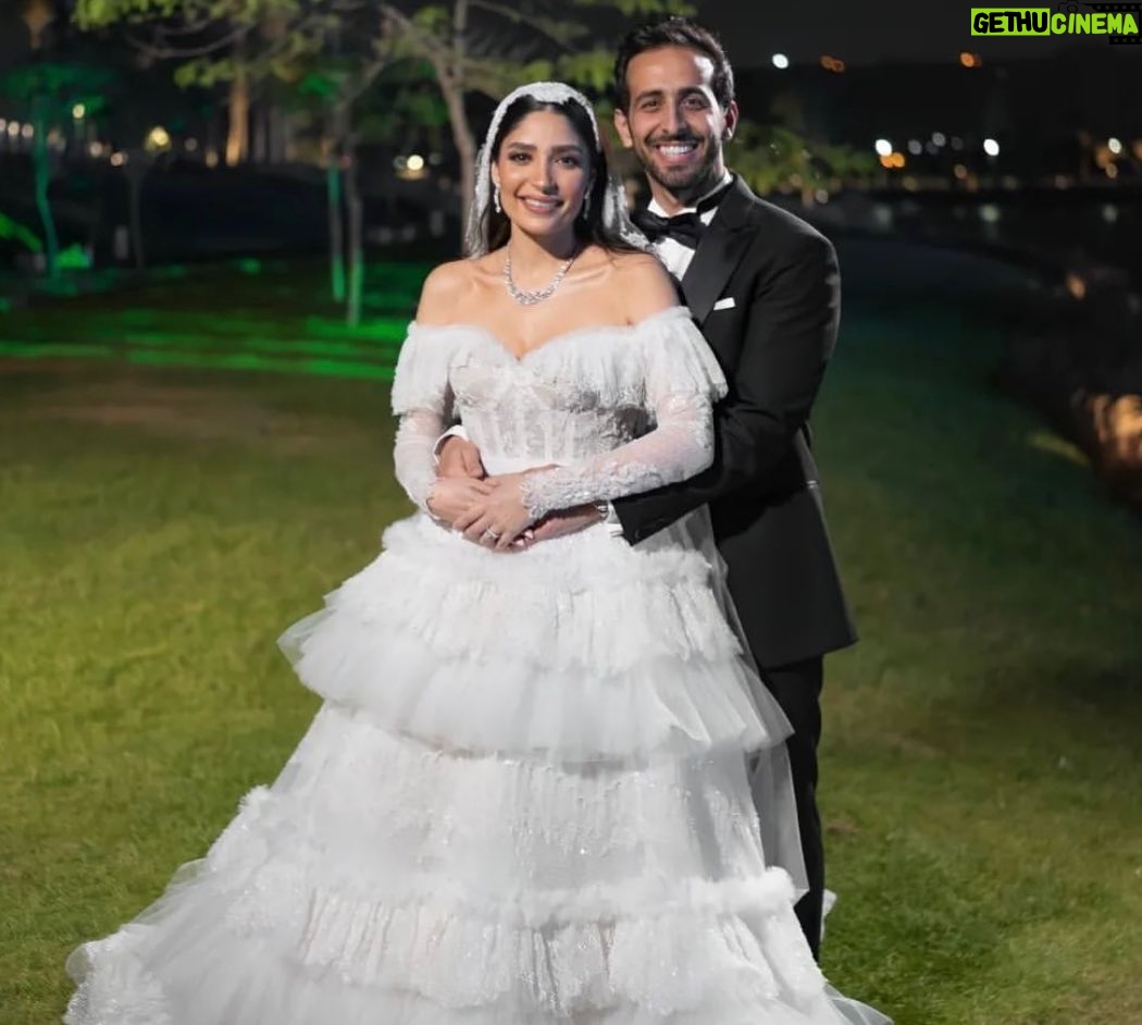 Fifi Abdo Instagram - الف مبروك للعروسين اية مدحت العدل و عمر شطا ربنا يسعدهم و يوفقهم و عقبال كل البنات و الشباب ❤️❤️❤️❤️❤️