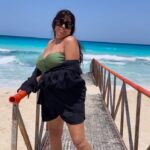Fifi Abdo Instagram - انا لقيت الفيديو ده مصوراه هنادي قلت انزله كنت نسياه 😂🤗 اسكووووزمي يا جماعة انا عاوزة اروح العلمين الجديدة أصور فيديوهات جديدة 🥰❤️