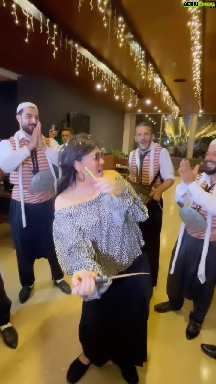 Fifi Abdo - 29.4K Likes - شكراً حبايبي في لبنان علي الاستقبال الجميل ده كان في مطعم 19 انبسطت معاكم اوي و بحبكم اوي 🇱🇧🥰❤️❤️❤️❤️❤️❤️ #لبنان #بيروت #فيفي_عبده
@19nineteen_restaurant
