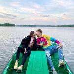 Filip Zabielski Instagram - Buziak 💋 Wyjazd na mazury był zajebisty! 🔥 Spędziliśmy tam super czas! Odpoczeliśmy, pozwiedzaliśmy i ponagrywaliśmy Tiktoki 😂 Oby więcej takich wycieczek ❤️ W komentarzu możecie polecić ciekawe miejsca do odwiedzenia w Polsce 🇵🇱 Mragowo