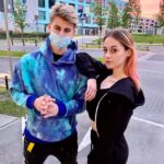 Filip Zabielski Instagram - Co sądzicie o tym aby Kinga była w mojej przyszłej ekipie w nowym domu? Dobrze się dogadujemy i według mnie chyba by pasowała 😜 Piszcze w kom^^ Ps. W niedziele o 18:00 dodaje moje #hot16challenge2 Mam nadzieje, że czekacie. Dzisiaj cały dzień nagrywałem hihi Miłego wieczoru ❤️ Wilanów, Warszawa, Poland