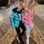 Filip Zabielski Instagram - Fotka z siostrą! 💖 Jesteśmy bardzo zgrani i ostatnio się super dogadujemy 🤗 Bardzo Cię kocham Izka ❤️ Pałac w Wilanowie