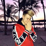 Filip Zabielski Instagram - Na pierwszym zdjęciu uśmiechnięty Filipek, na drugim poważny Zabiello a na trzecim wyluzowany Filip z Adą 😂🔥 Akurat przeglądałem dzisiaj mój poprzedni telefon i znalazłem kilka takich starych fotek z Omanu^^ 🌴🌤 Mam nadzieję, że się podobają, teraz postaram się być bardziej aktywny tutaj na insta 💓 Pozdrawiam wszystkich czytających opis i życzę miłego wieczoru 😚 Fanar Hotel & Residences