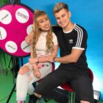 Filip Zabielski Instagram - Trochę fotek z moją kochaną siostrą @izabela_zabielska bo dawno nic nie było wspólnego 😭😂💓 Pamiętam nasze początki na musical.ly tak jak by to wczoraj było. Pierwsze wspólne filmiki pod soundy, jakieś tańce no i oczywiście komedie. Kto by pomyslał, że nagranie kilku Tiktoków się tak rozkręci 🔥 Ciekawe kto pamięta 🤔😂 Warsaw, Poland